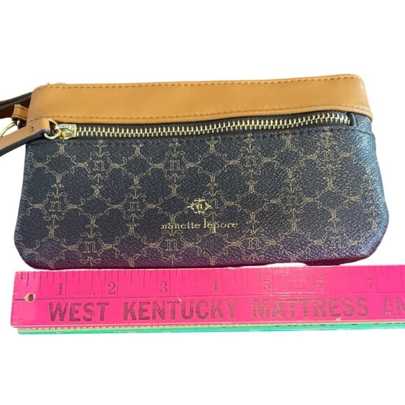 Nanette Lepore Tech Women's Chocolate Logo Wristlet Clutch With Zipper Closure - Picture 2 of 6